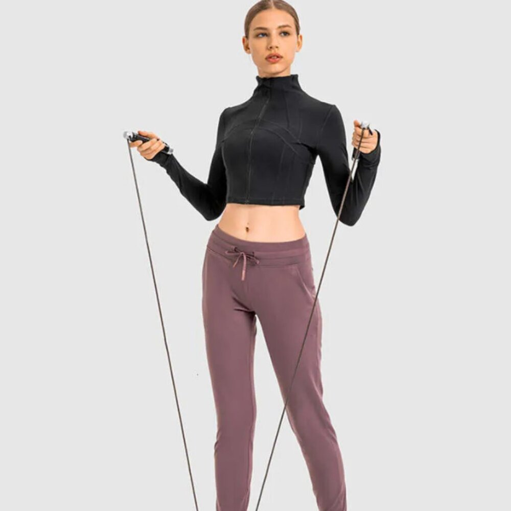 KTILG Women's L Black Cropped Jacket Zip Up Athletic Workout Yoga Gym Running